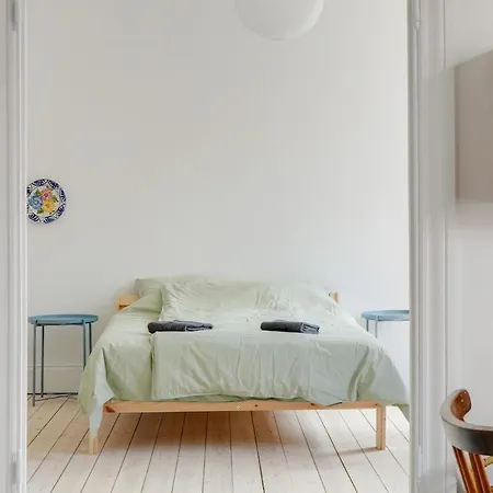 Cozy And Charming In Apartment *